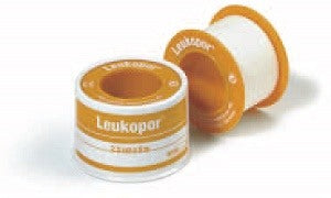 bsn medical cerotto adesivo ipoallergenico leukopor supporto tessuto non tessuto bianco di poliestere e viscosa adesivo poliacrilico senza resine e gomme naturali 25x500cm mutuabile leukopor