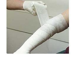 p b pharma srl benda medicata prontozink cumar in garza idrofila con ossido di zinco 10x500cm p b pharma ean 8032638946100