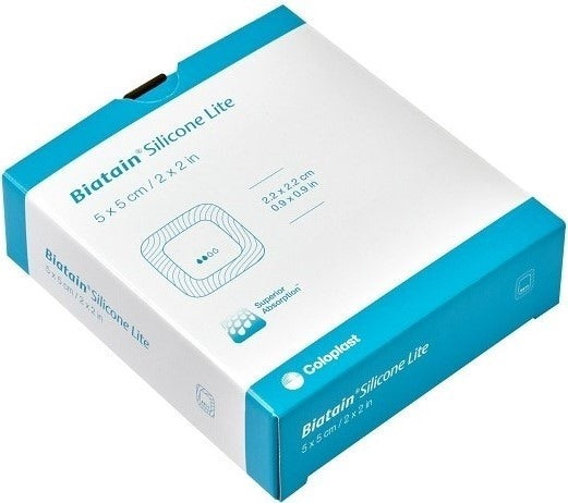 coloplast medicazione biatain in schiuma di poliuretano con bordo adesivo in silicone lite 5x5 cm 5 pezzi